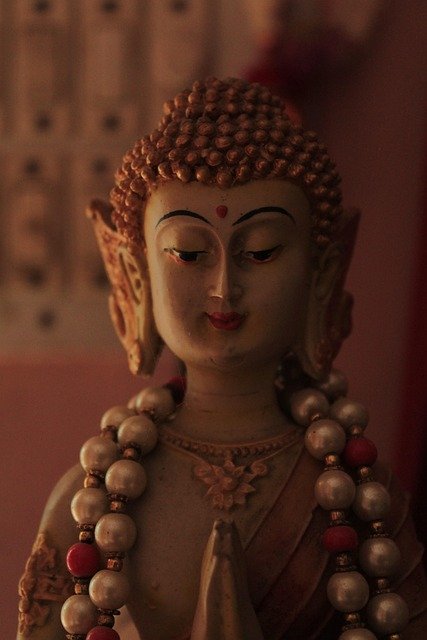 Ahimsa: La no-violencia como principio ético en el jainismo