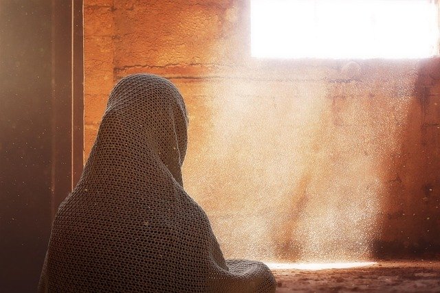 La importancia del silencio en la vida espiritual y la meditación