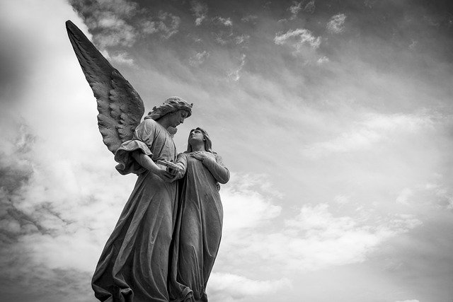 La jerarquía angelical en la tradición de Dionisio Areopagita