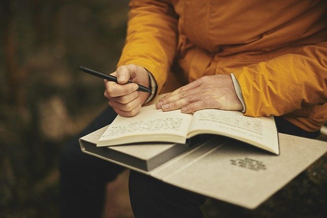 La técnica del diario espiritual: Escribir para el autoconocimiento