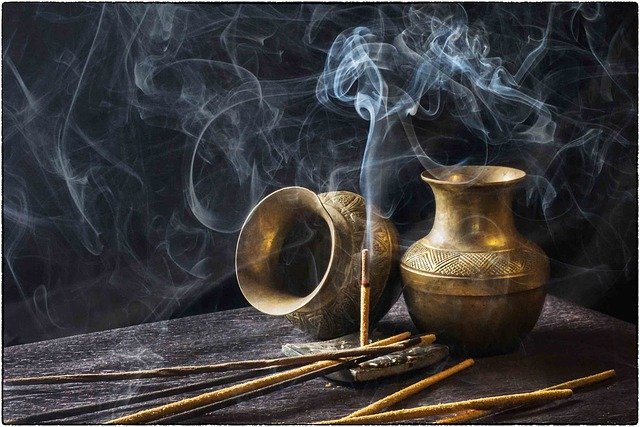 El uso del incienso y aromas en los rituales sagrados